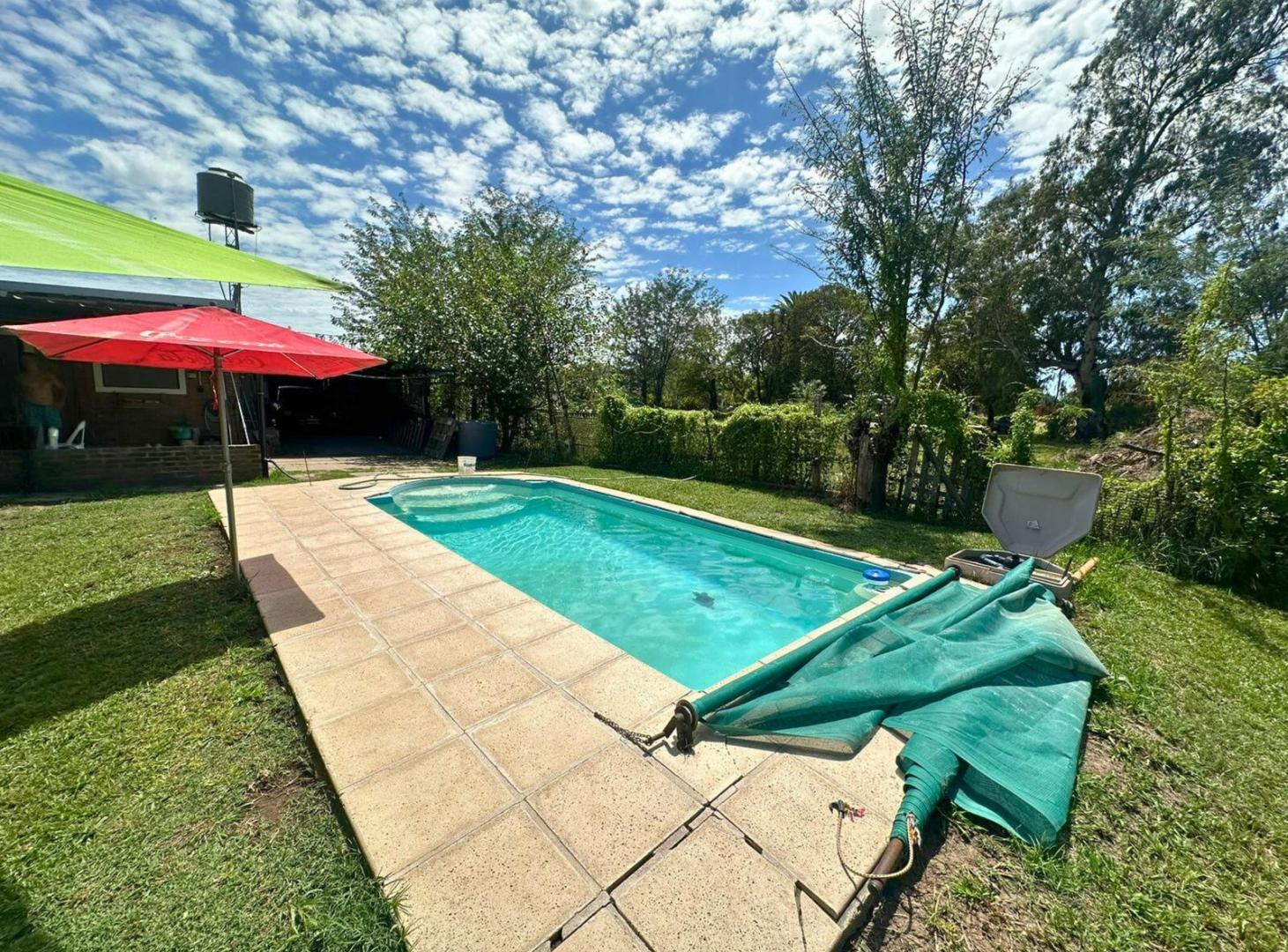 Foto de VENTA - CASA 2 DORMITORIOS PATIO, PILETA Y COCHERA - SAN LORENZO, imagen 3