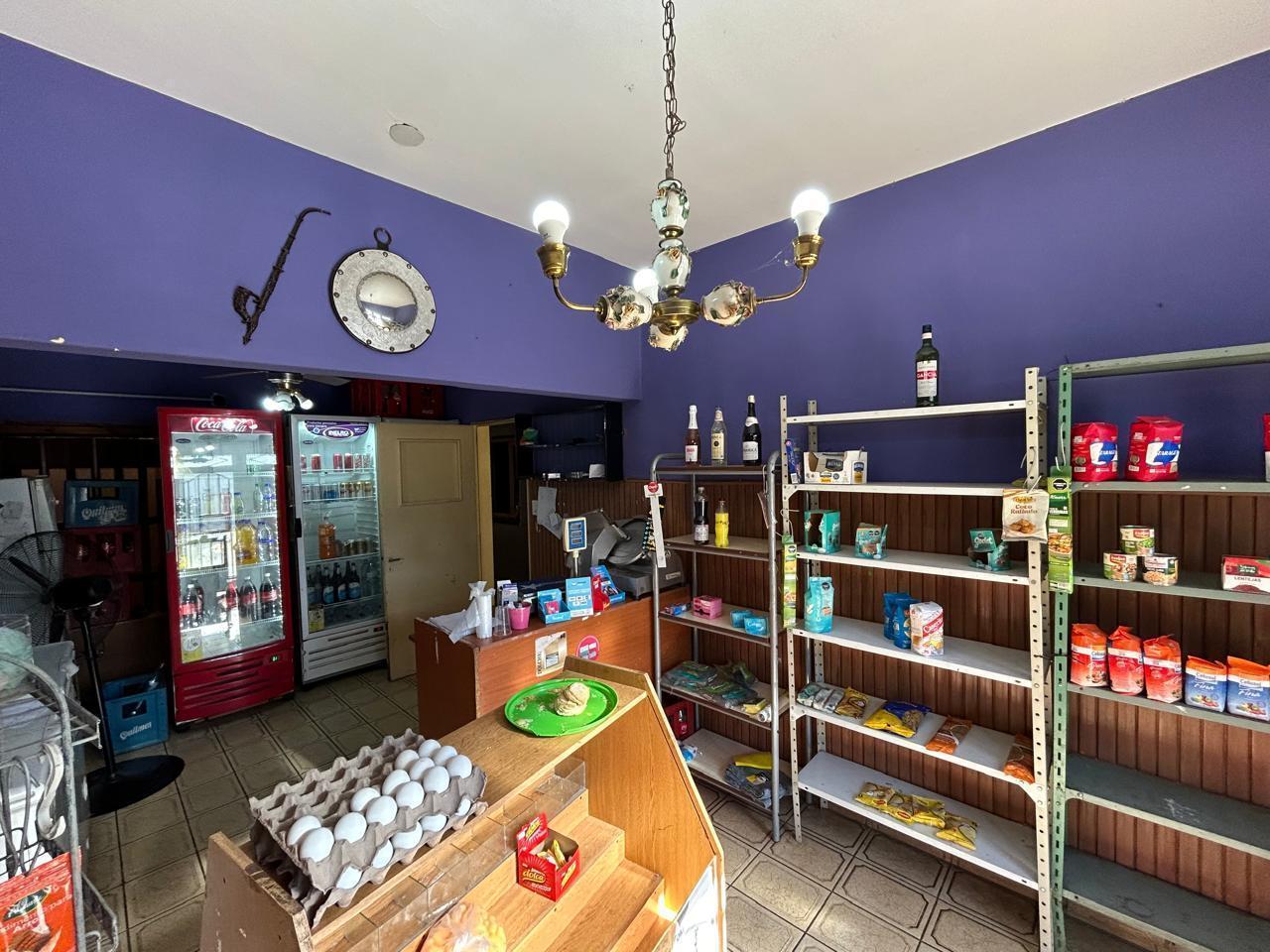 Foto de VENTA - CASA 3 DORMITORIOS CON COCHERA - BARRIO MATHEU., imagen 1