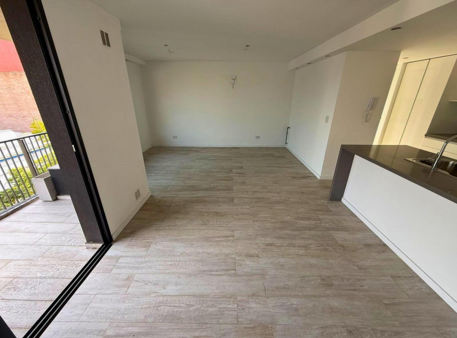 Foto de VENTA - DEPARTAMENTO 2 DORMITORIOS CON COCHERA Y AMENITIES CON PILETA - LOURDES, imagen 3