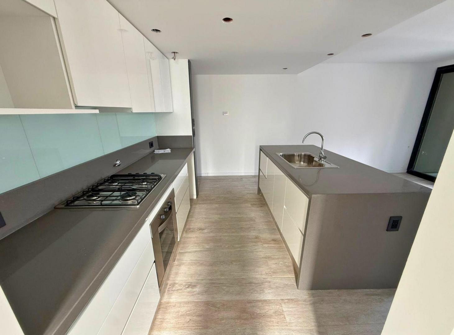 Foto de VENTA - DEPARTAMENTO 2 DORMITORIOS CON COCHERA Y AMENITIES CON PILETA - LOURDES, imagen 5