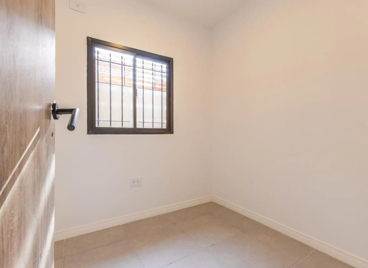 VENTA - CASA EN PH DOS DORMITORIOS CON PATIO Y TERRAZA - BARRIO ECHESORTU 5
