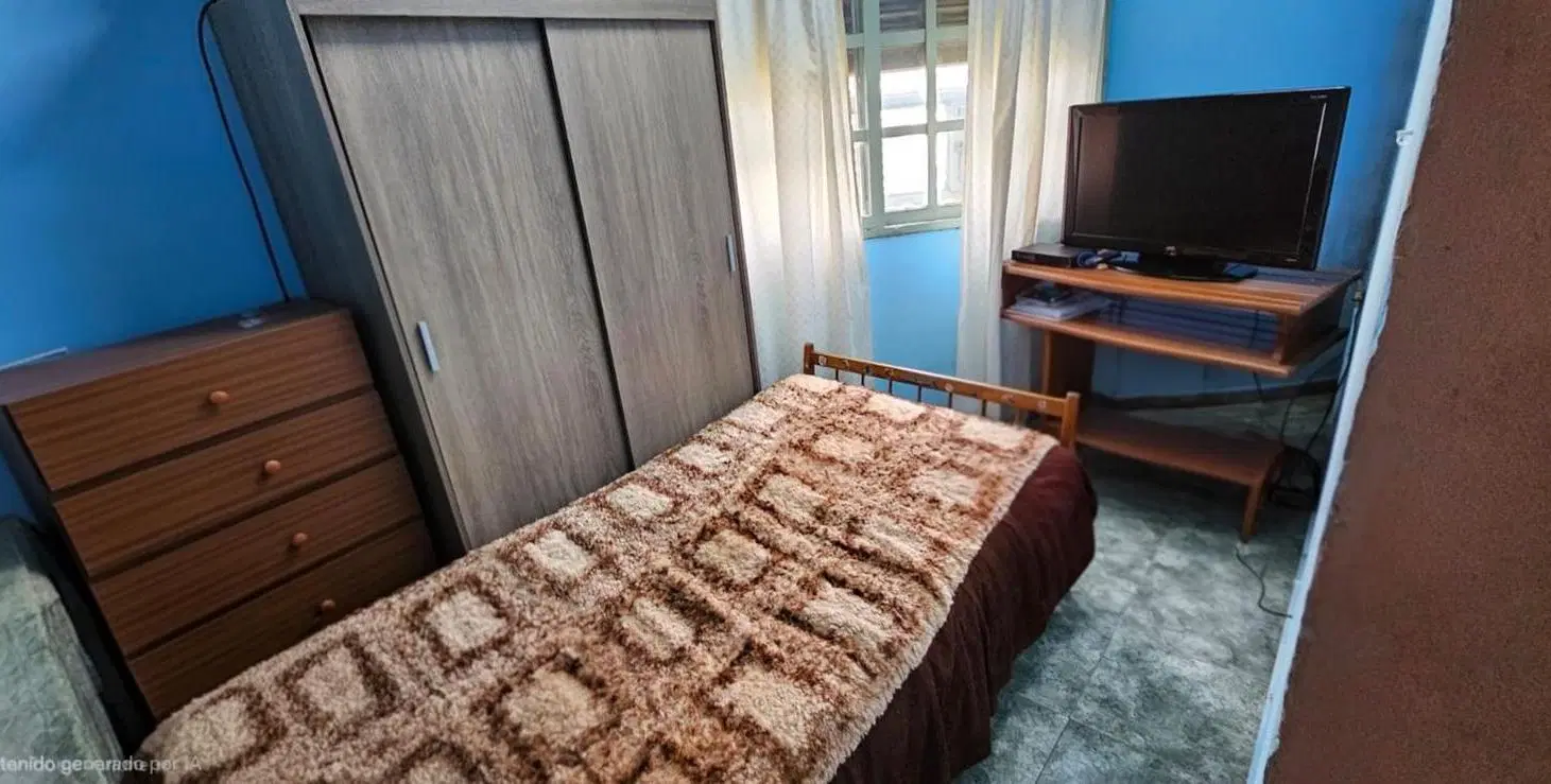 VENTA - CASA 3 DORMITORIOS PATIO VERDE Y COCHERA - BARRIO ALBERDI 5