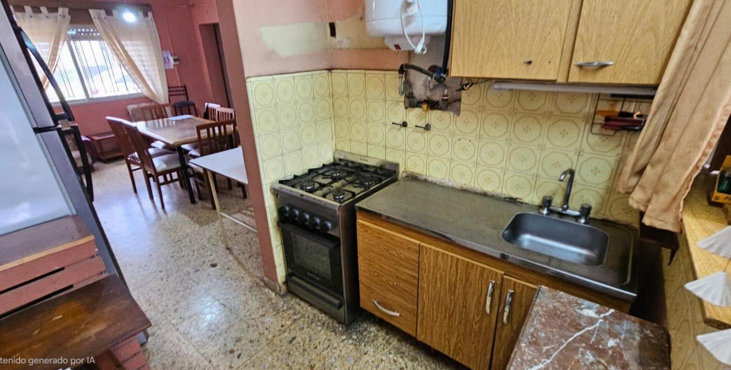 Foto de VENTA - CASA 3 DORMITORIOS PATIO VERDE Y COCHERA - BARRIO ALBERDI, imagen 1