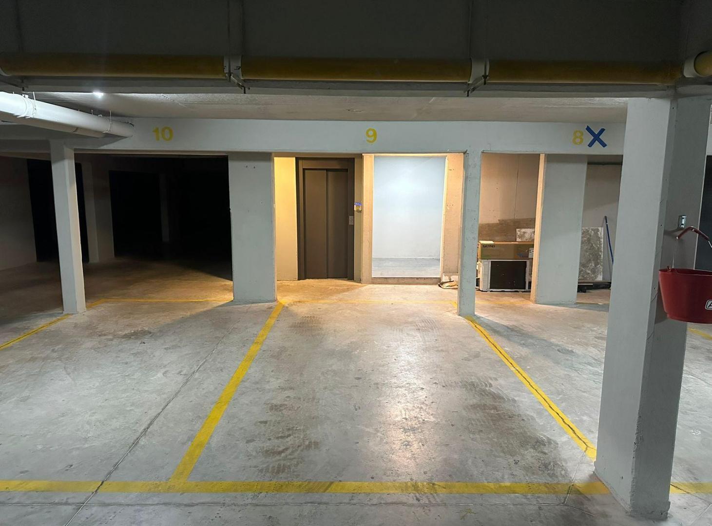 Foto de VENTA - COCHERA CON RAMPA FIJA DE HORMIGON, ESPACIOSA Y COMODA - CENTRO RIO, imagen 3