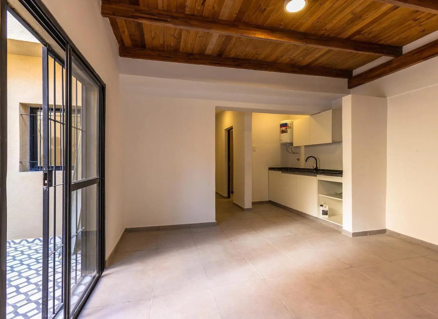 VENTA - CASA EN PH DOS DORMITORIOS CON PATIO Y TERRAZA - BARRIO ECHESORTU 1