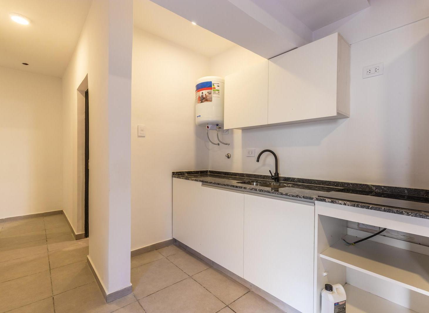 Foto de VENTA - CASA EN PH DOS DORMITORIOS CON PATIO Y TERRAZA - BARRIO ECHESORTU, imagen 3