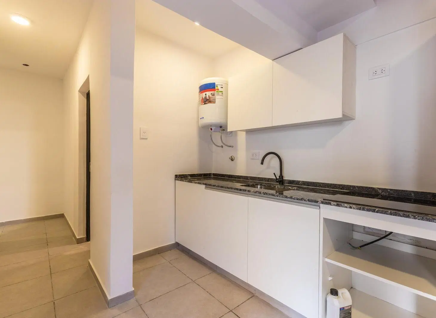 VENTA - CASA EN PH DOS DORMITORIOS CON PATIO Y TERRAZA - BARRIO ECHESORTU 3