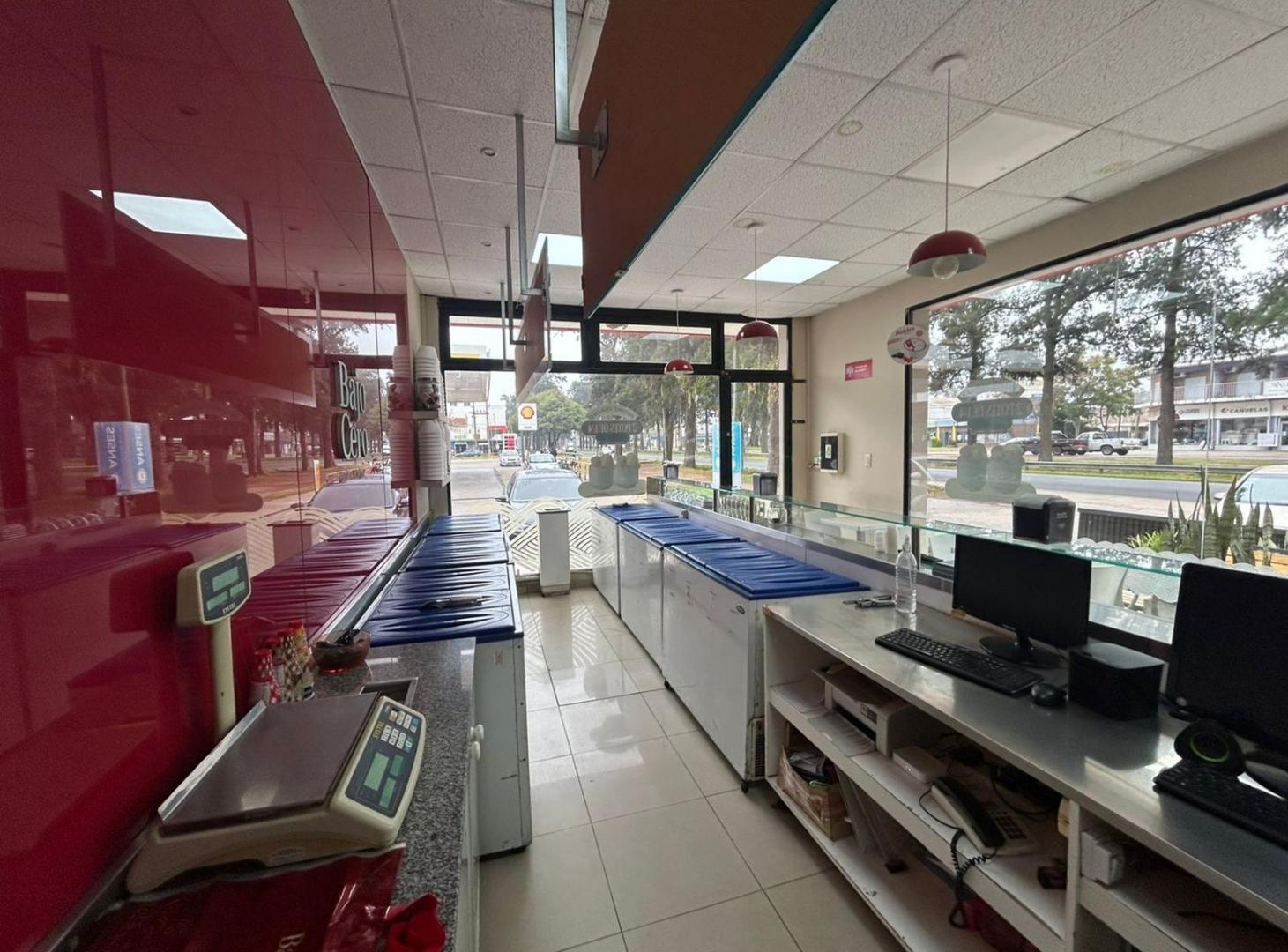 Foto de VENTA - FONDO DE COMERCIO DE IMPORTANTE FRANQUICIA HELADERIA BAJO CERO, imagen 5