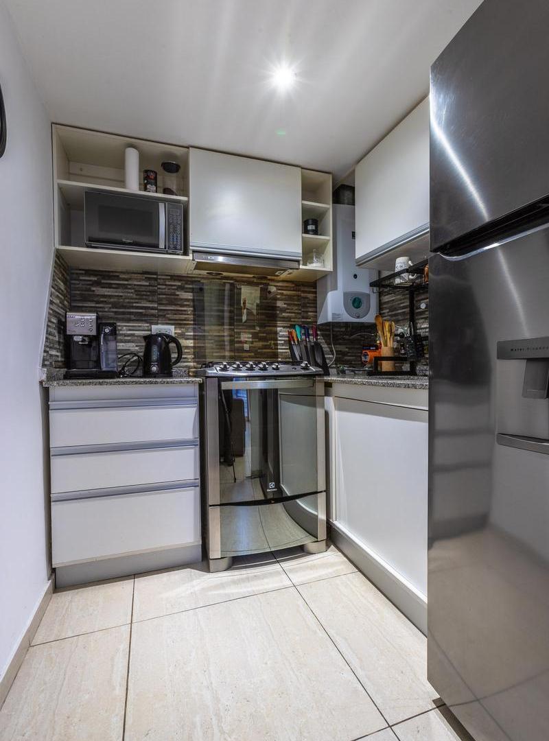 Foto de EN VENTA - PH DE 1 DORMITORIO CON COMODIN -BARRIO ARROYITO, imagen 3