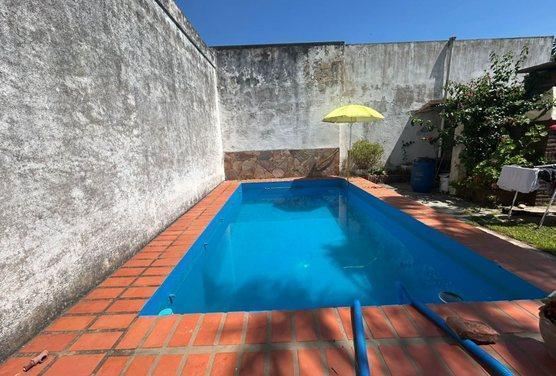 Foto de VENTA CASA 3 DORMITORIOS BAIGORRIA APTA CREDITO LADO RIO CON PILETA, imagen 1