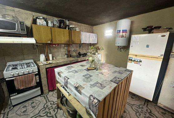 Foto de VENTA CASA 2 DORMITORIOS - CON LOCAL O MONOAMBIENTE AL FRENTE -APTO, imagen 4