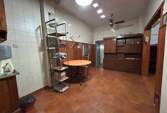Foto de VENTA CASA 2 HABITACIONES A REFACCIONAR, CON LOCAL COMERCIAL- BARRIO LUDUEÑA, imagen 2