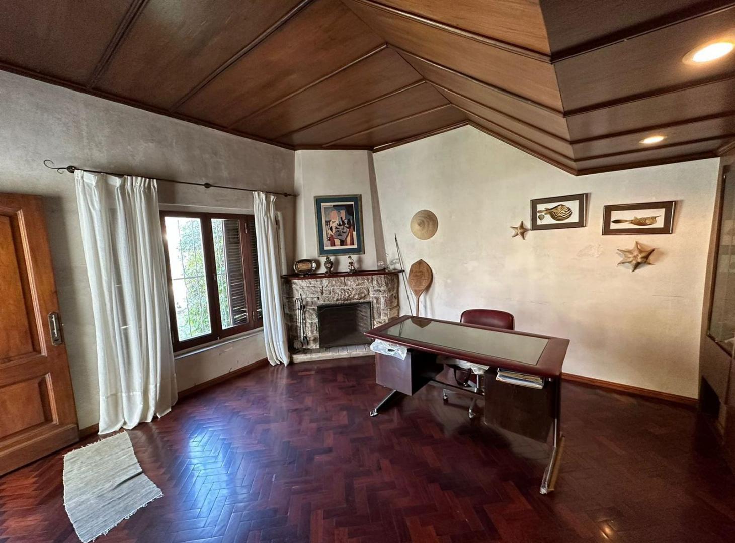 Foto de VENTA CASA TRES DORMITORIOS CON AMPLIO JARDIN Y LOTE ALBERDI RIO, imagen 4
