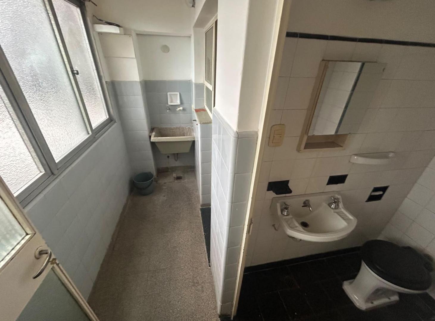 Foto de ALQUILER DEPARTAMENTO DE DOS DORMITORIOS MAS COMODIN PELLEGRINI 600 COCINA SEPARADO BALCON CORRIDO, imagen 4