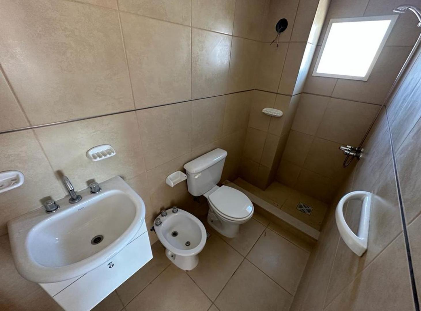 Foto de VENTA DEPARTAMENTO MONOAMBIENTE CON ASCENSOR - ECHESORTU, imagen 2