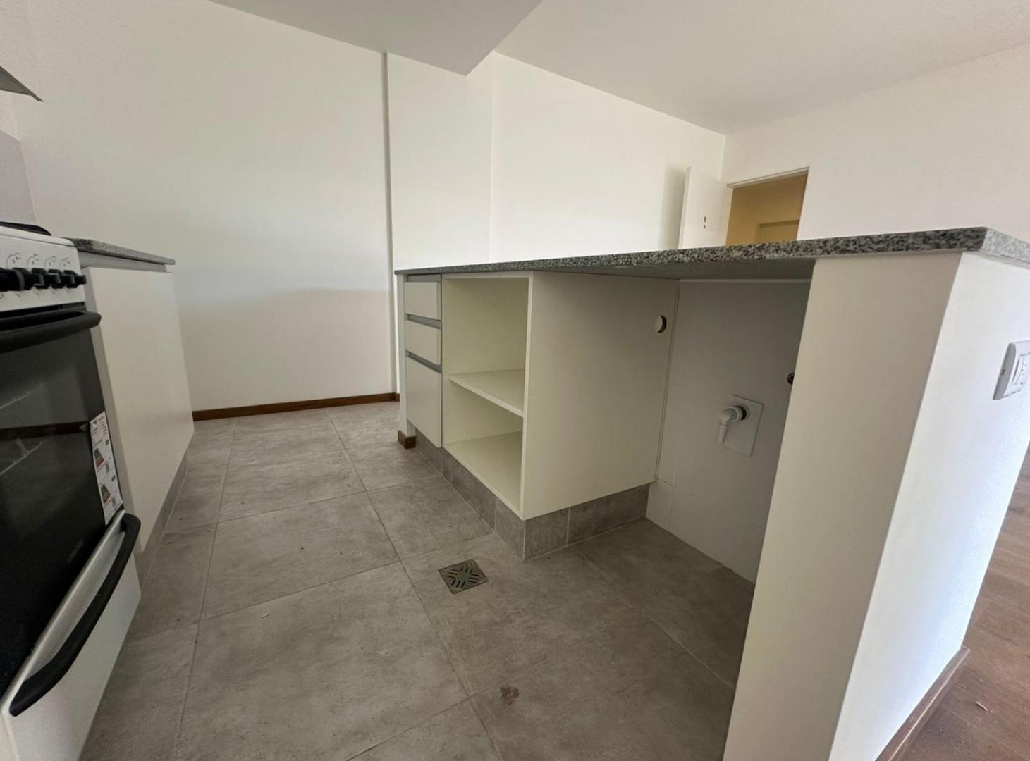 Foto de VENTA DEPARTAMENTO 2 DORMITORIOS CON COCHERA LOS PASOS - PARRILLA EN EL, imagen 3
