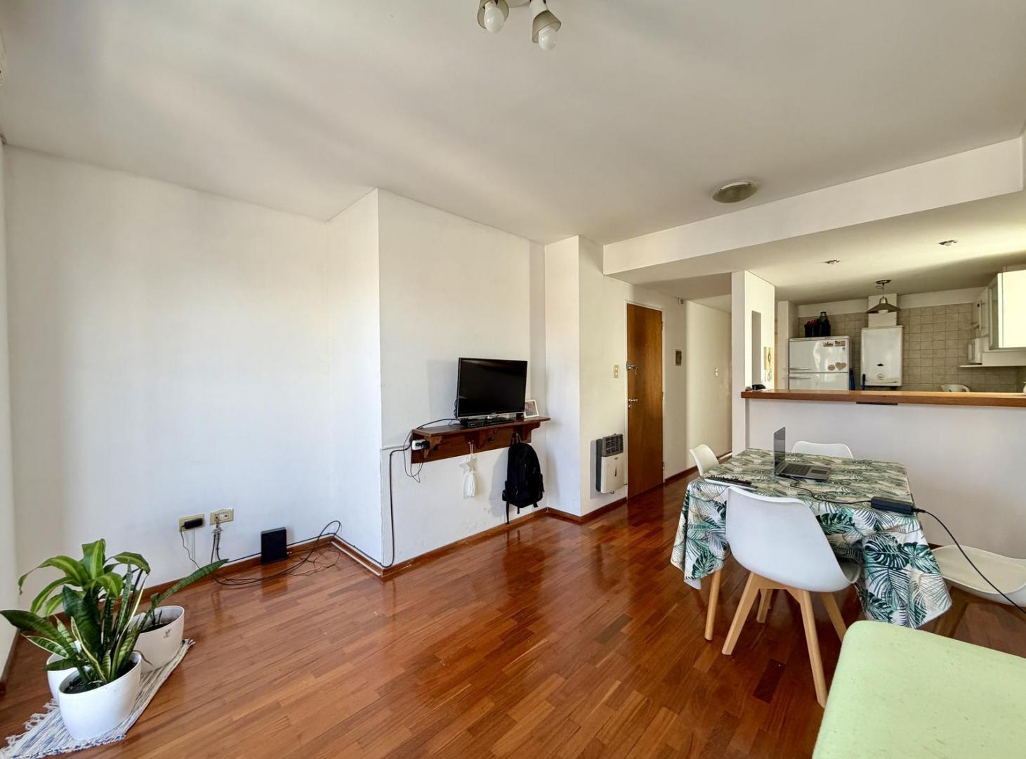 Foto de VENTA DEPARTAMENTO 1 DORMITORIO CENTRO CON COCHERA, imagen 4