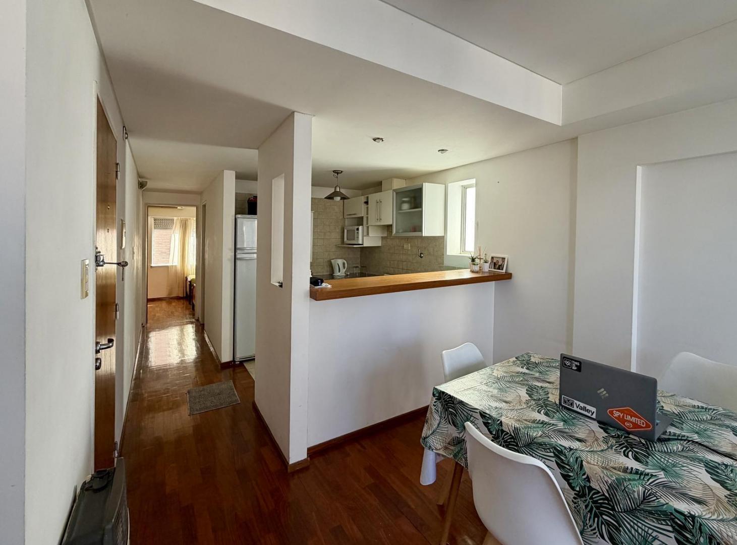 Foto de VENTA DEPARTAMENTO 1 DORMITORIO CENTRO CON COCHERA, imagen 3