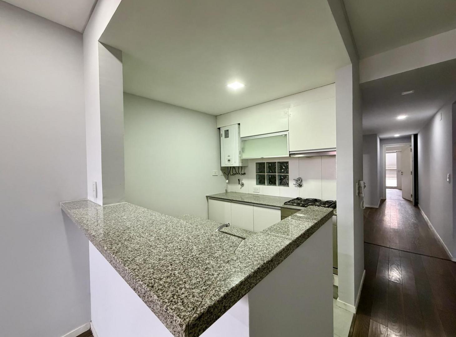 Foto de VENTA DEPARTAMENTO 1 DORMITORIO CON PATIO Y COCHERA, imagen 4