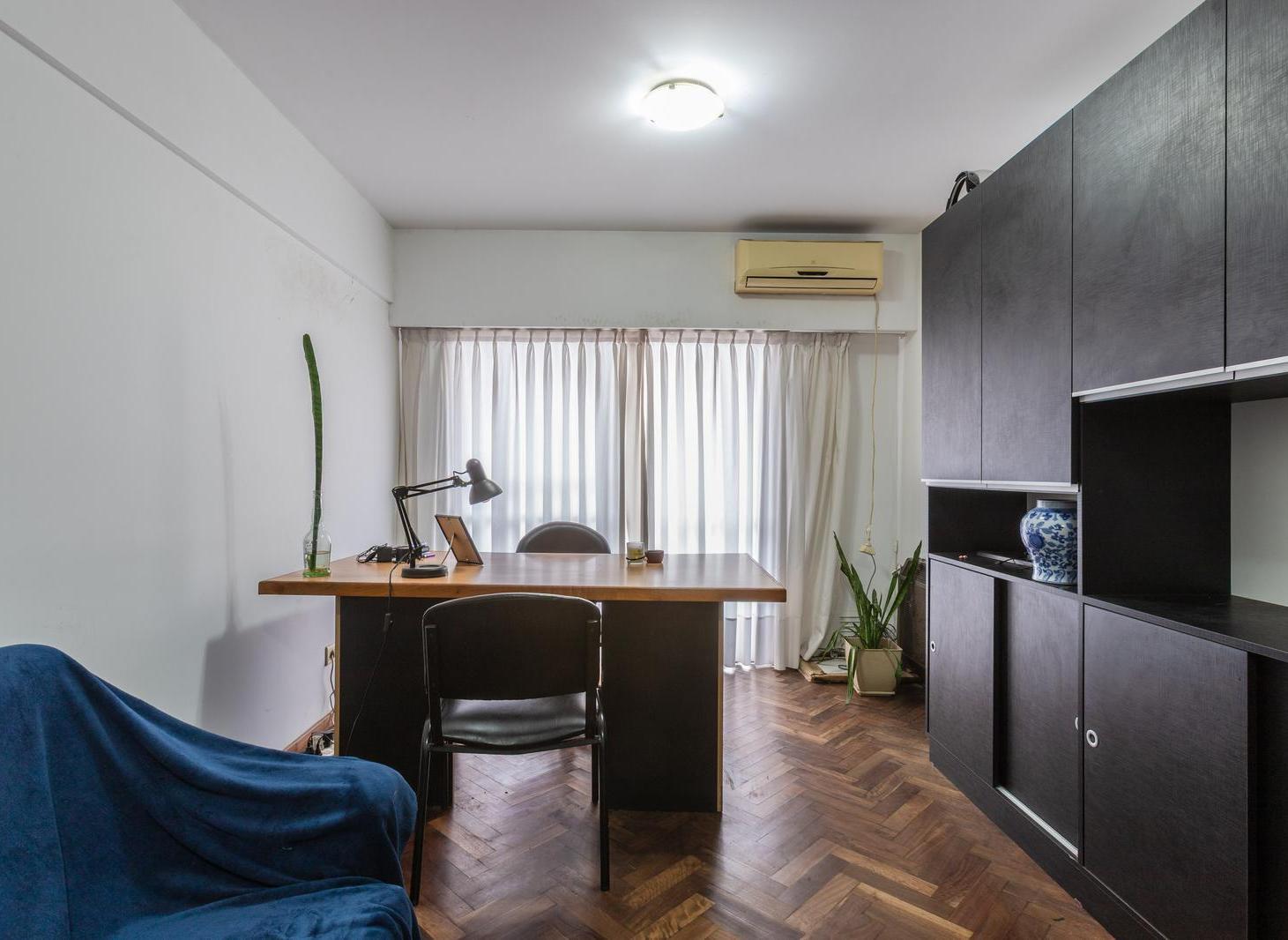 Foto de EN VENTA - DEPARTAMENTO SEMIPISO DE 2 DORMITORIOS CON COCHERA - BARRIO, imagen 1