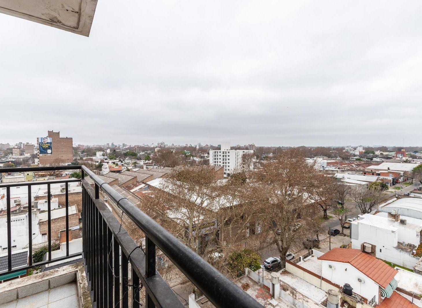 Foto de EN VENTA - DEPARTAMENTO SEMIPISO DE 2 DORMITORIOS CON COCHERA - BARRIO, imagen 5