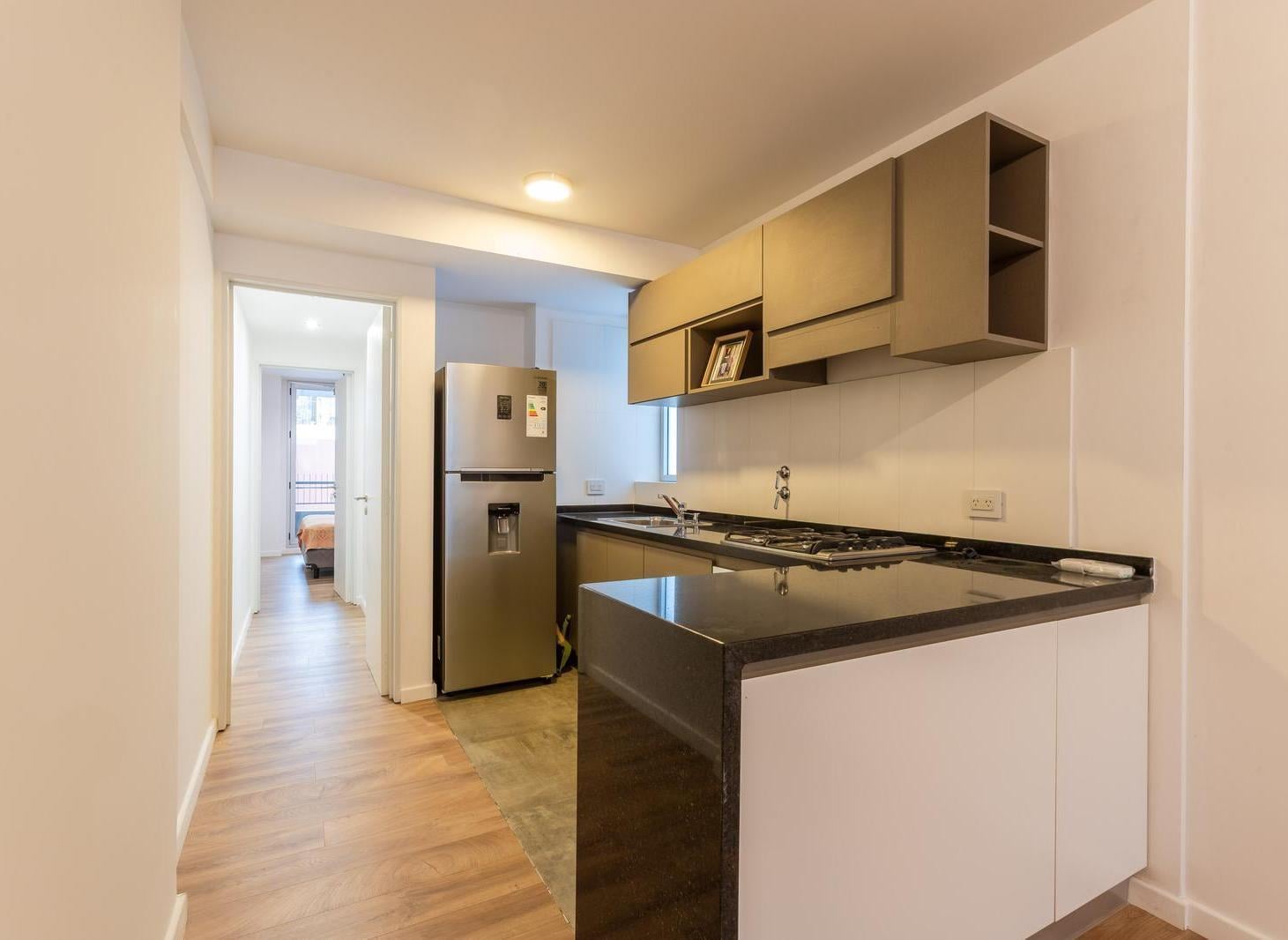 Foto de VENTA - DEPARTAMENTO DE 1 DORMITORIO CON COCHERA - BARRIO MARTIN, imagen 1