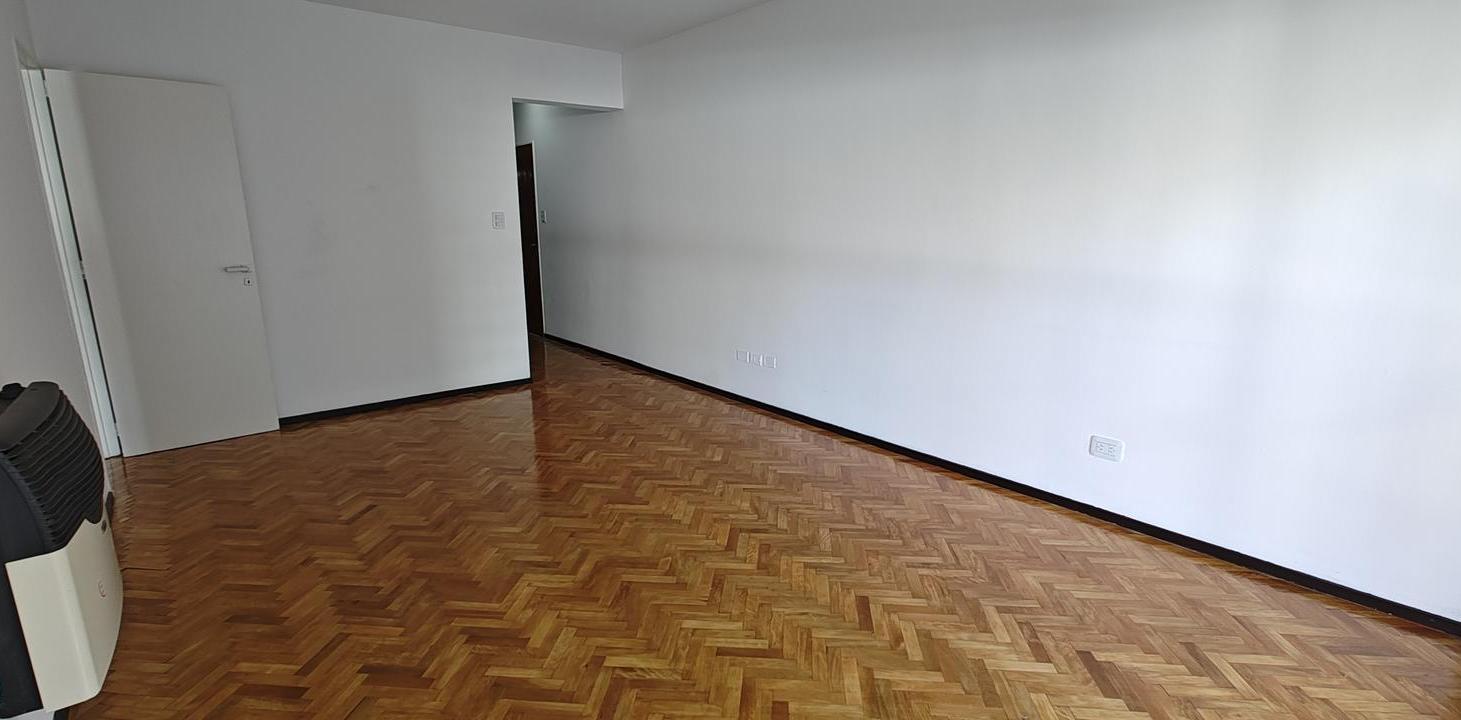 Foto de DEPARTAMENTO EN ALQUILER - 3 HABITACIONES CON COCHERA, imagen 2