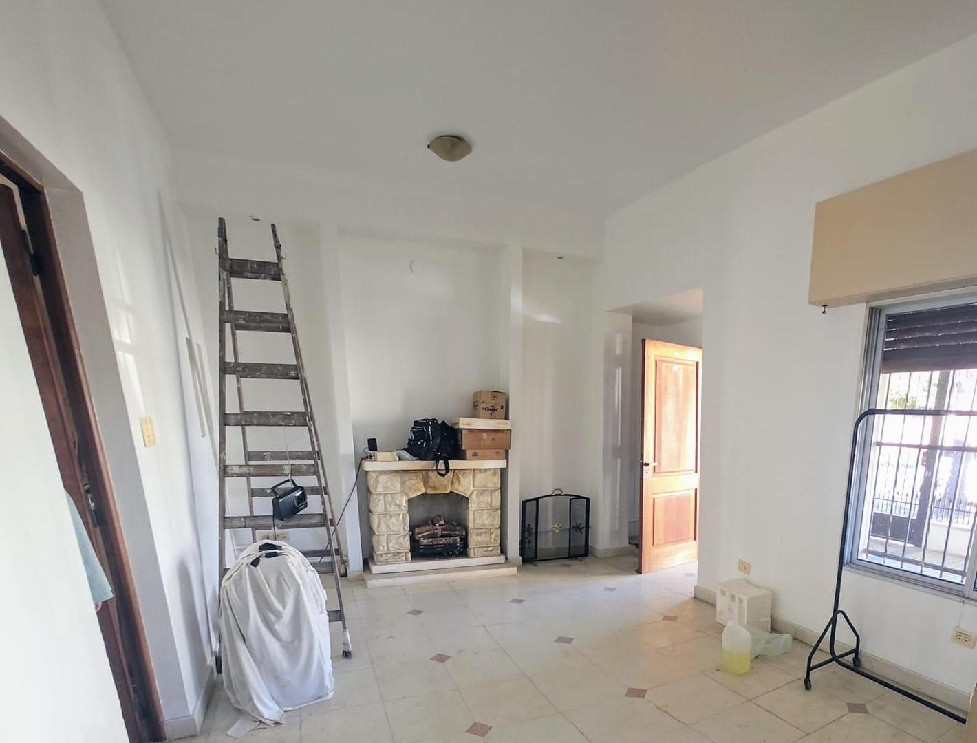 Foto de VENTA - CASA TRES DORMITORIOS CON COCHERA - LAS HERAS, imagen 4