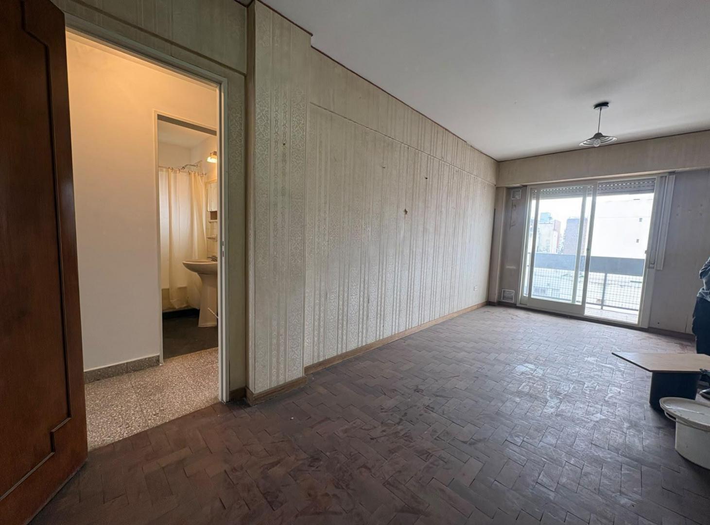 Foto de EN VENTA - DEPARTAMENTO DE 2 DORMITORIOS - CENTRO, imagen 2