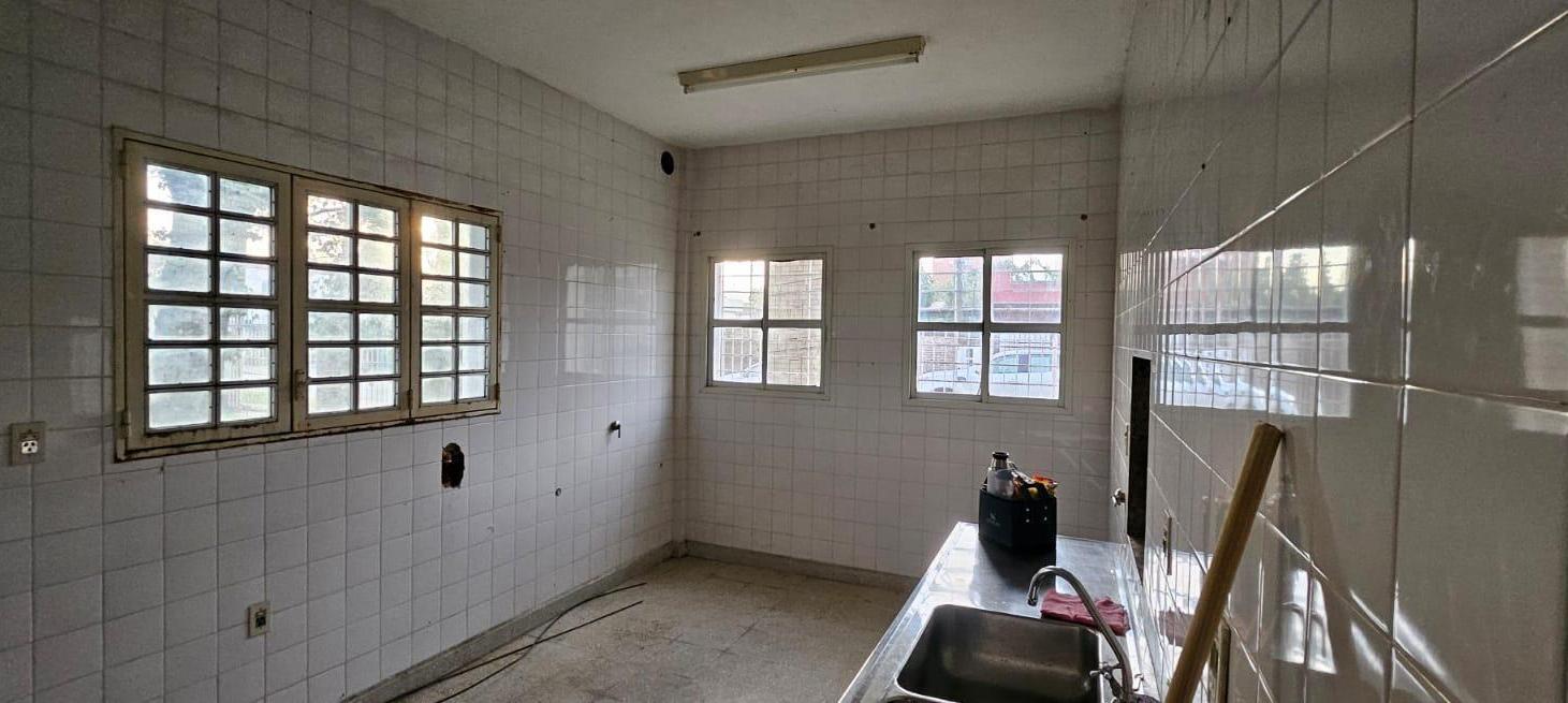 Foto de VENTA - GALPON USO COMERCIAL O INSTITUCIONAL - LA FLORIDA, imagen 2