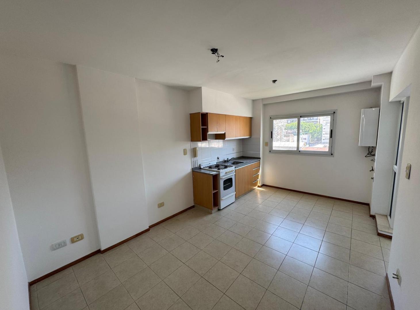 Foto de VENTA - DEPARTAMENTO 1 DORMITORIO APTO CREDITO - BARRIO CENTRO, imagen 2