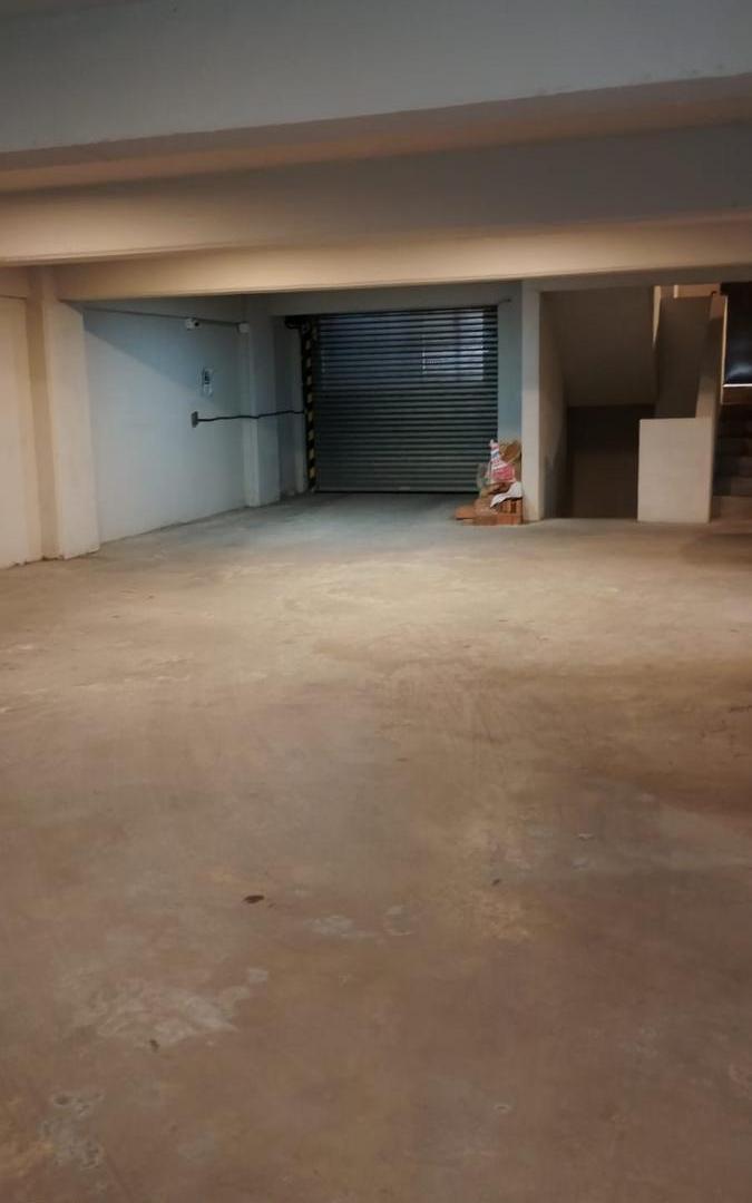 Foto de VENTA - COCHERA GRANDE A ESTRENAR - BARRIO CENTRO, imagen 4