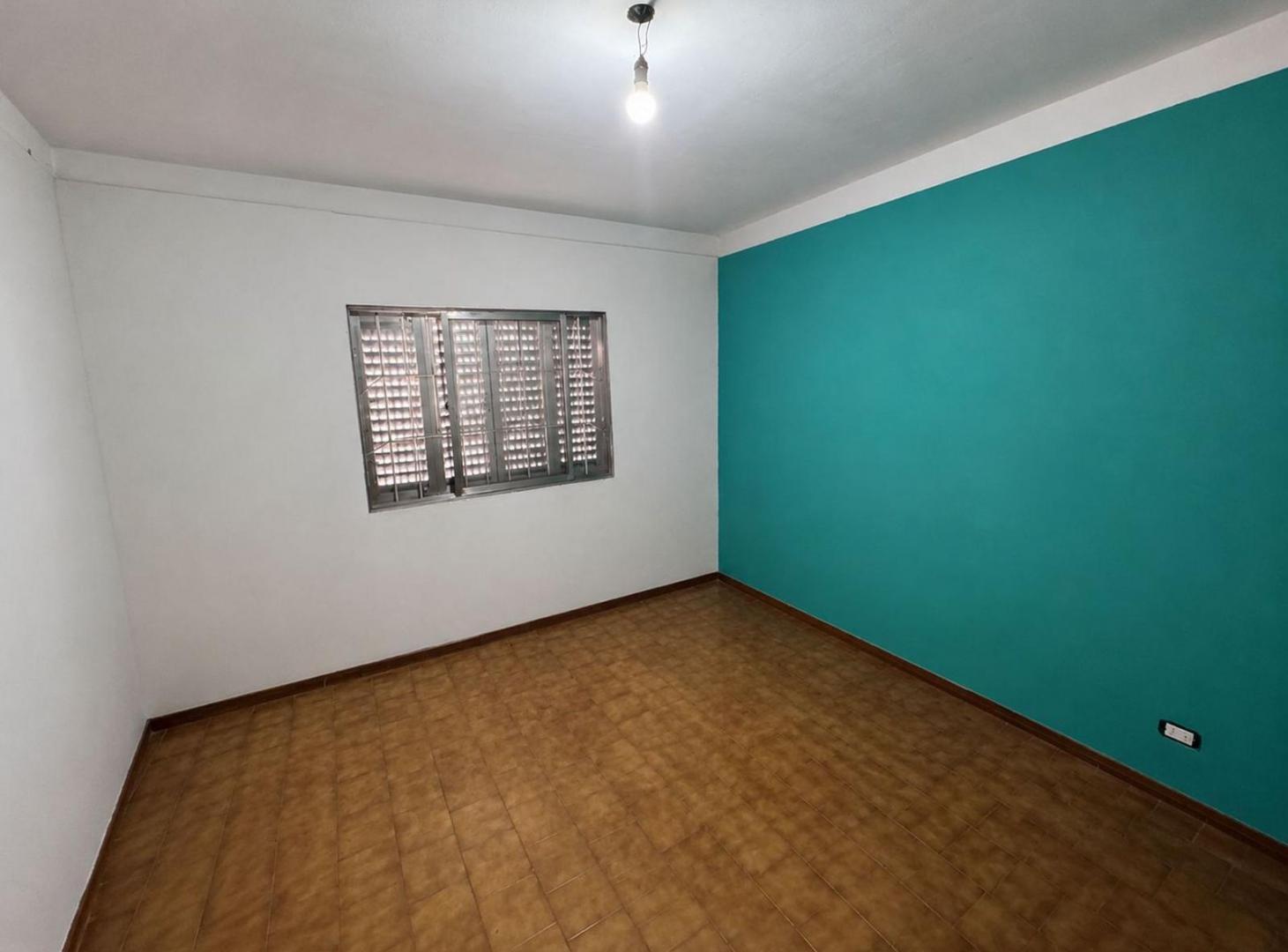 Foto de OPORTUNIDAD! VENTA CASA CON AMPLIO PATIO EN EMPALME GRANEROS - APTO, imagen 2