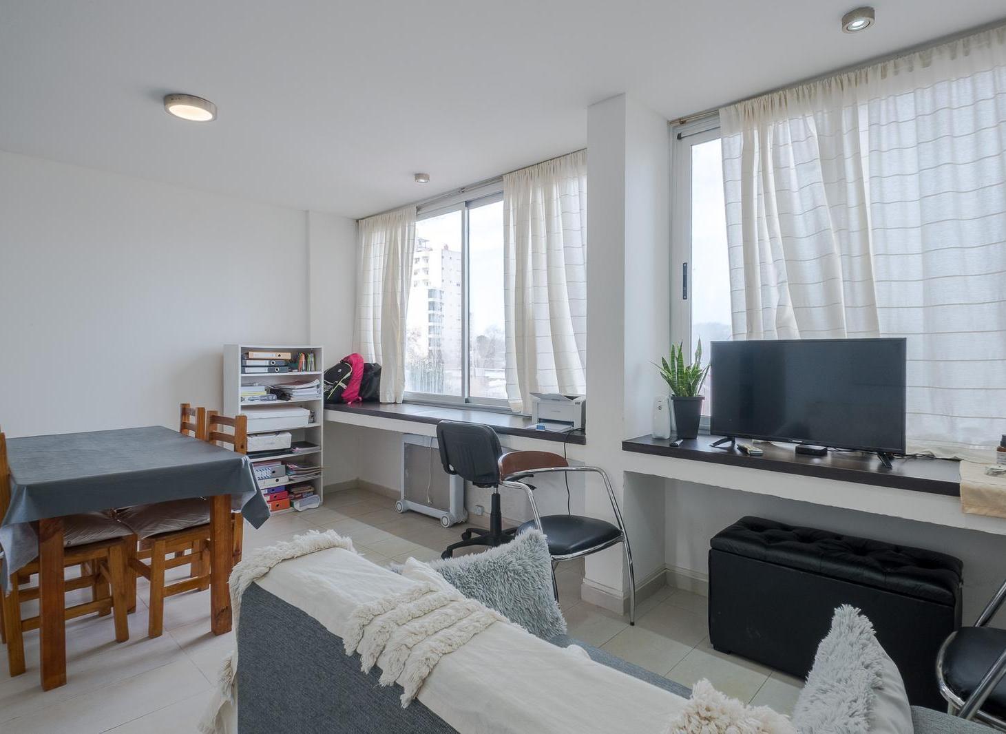 Foto de VENTA - DEPARTAMENTO UN DORMITORIO CON QUINCHO - BARRIO ECHESORTU, imagen 1