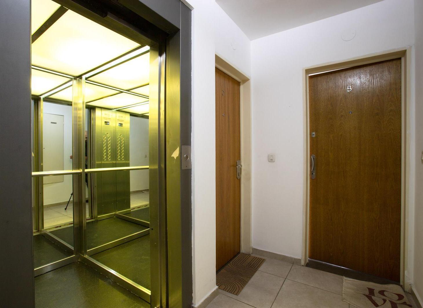 Foto de VENTA - DEPARTAMENTO UN DORMITORIO CON BALCON - CENTRO RIO, imagen 1