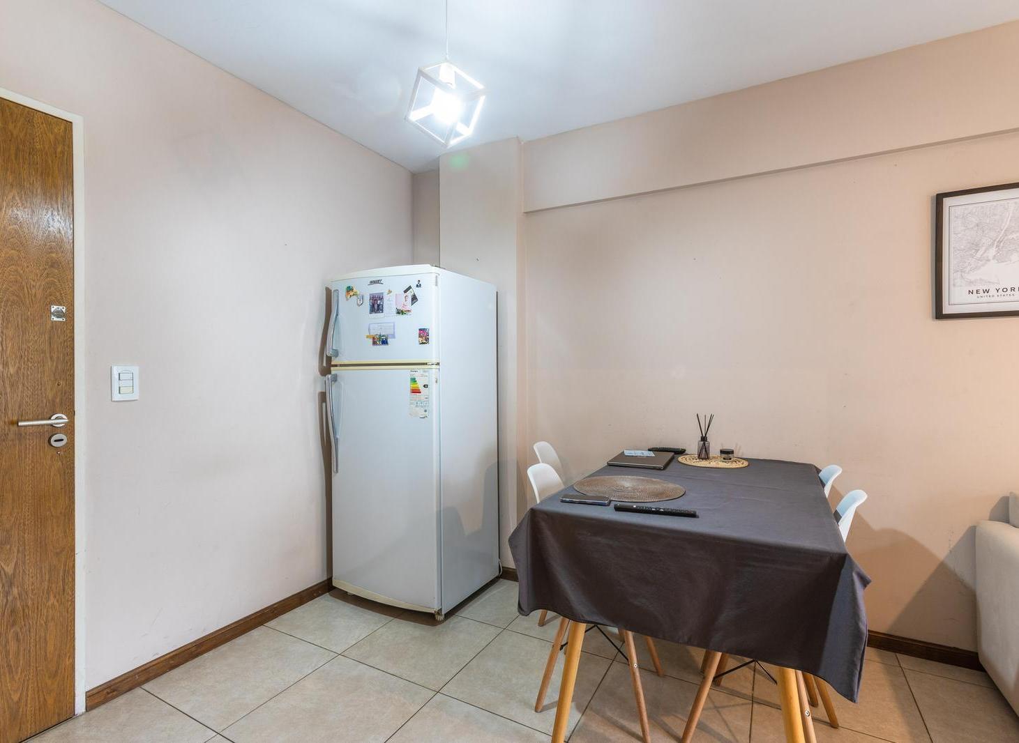Foto de VENTA - DEPARTAMENTO UN DORMITORIO CON BALCON - CENTRO RIO, imagen 2