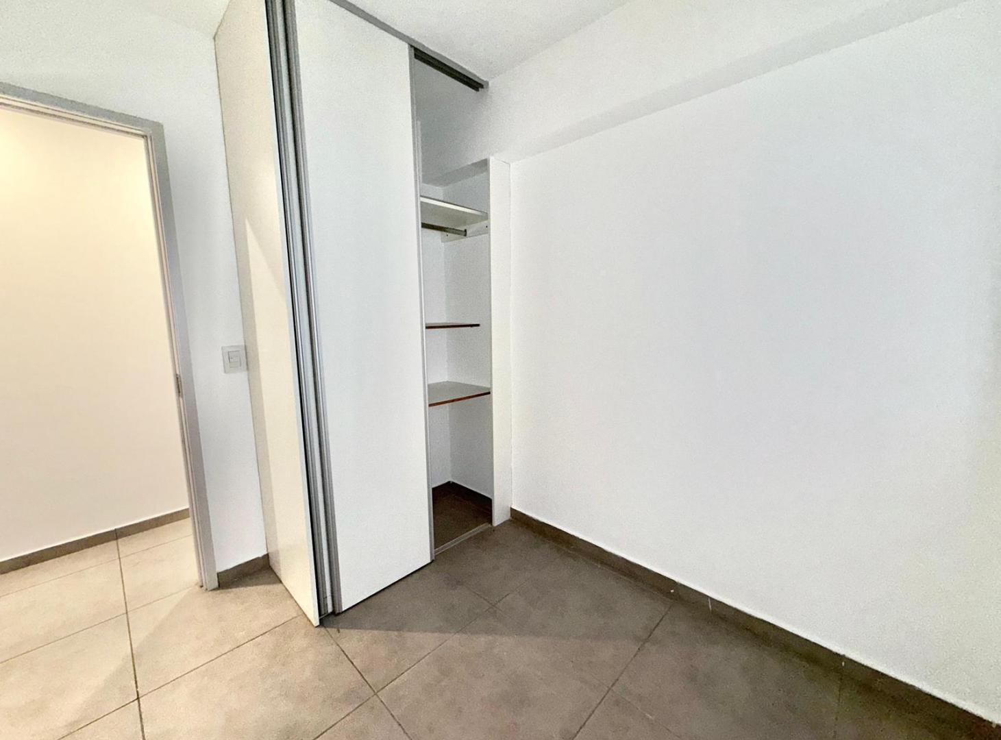 Foto de VENTA - DEPARTAMENTO DOS DORMITORIOS CON BALCON - BARRIO CENTRO, imagen 2
