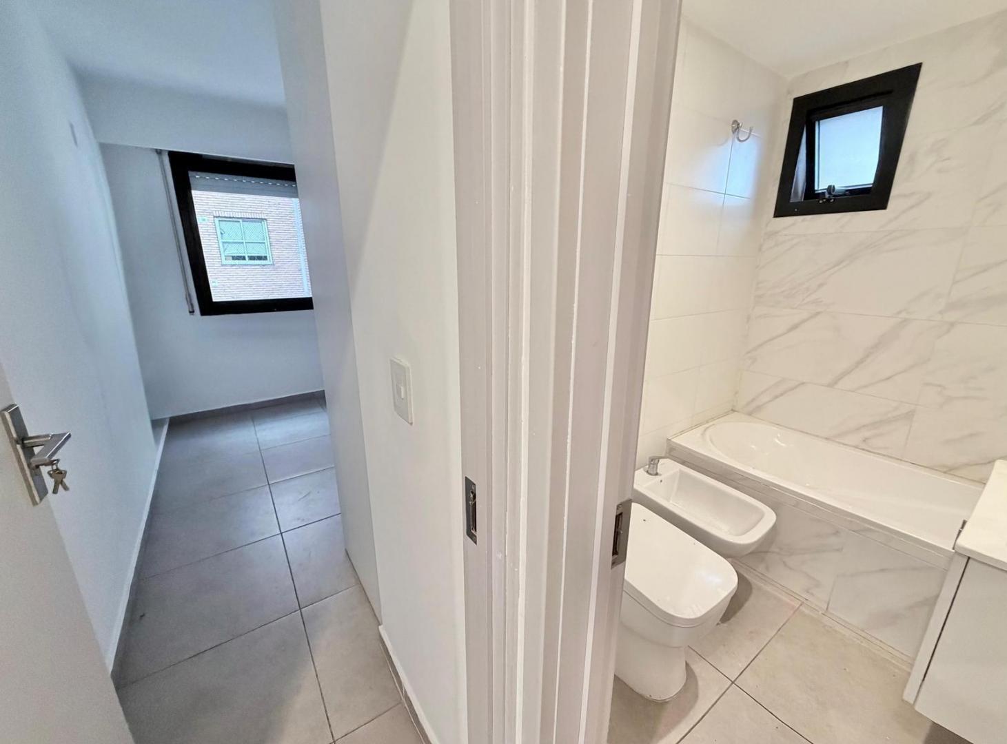 Foto de VENTA - DEPARTAMENTO DOS DORMITORIOS CON BALCON - BARRIO CENTRO, imagen 4