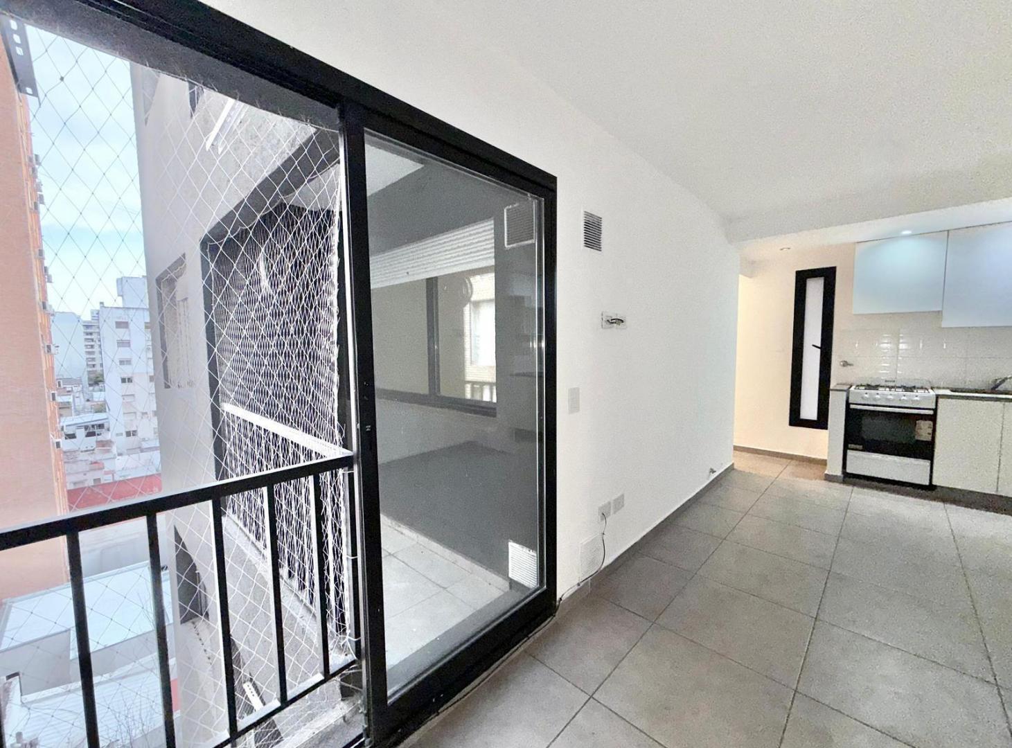 Foto de VENTA - DEPARTAMENTO DOS DORMITORIOS CON BALCON - BARRIO CENTRO, imagen 1