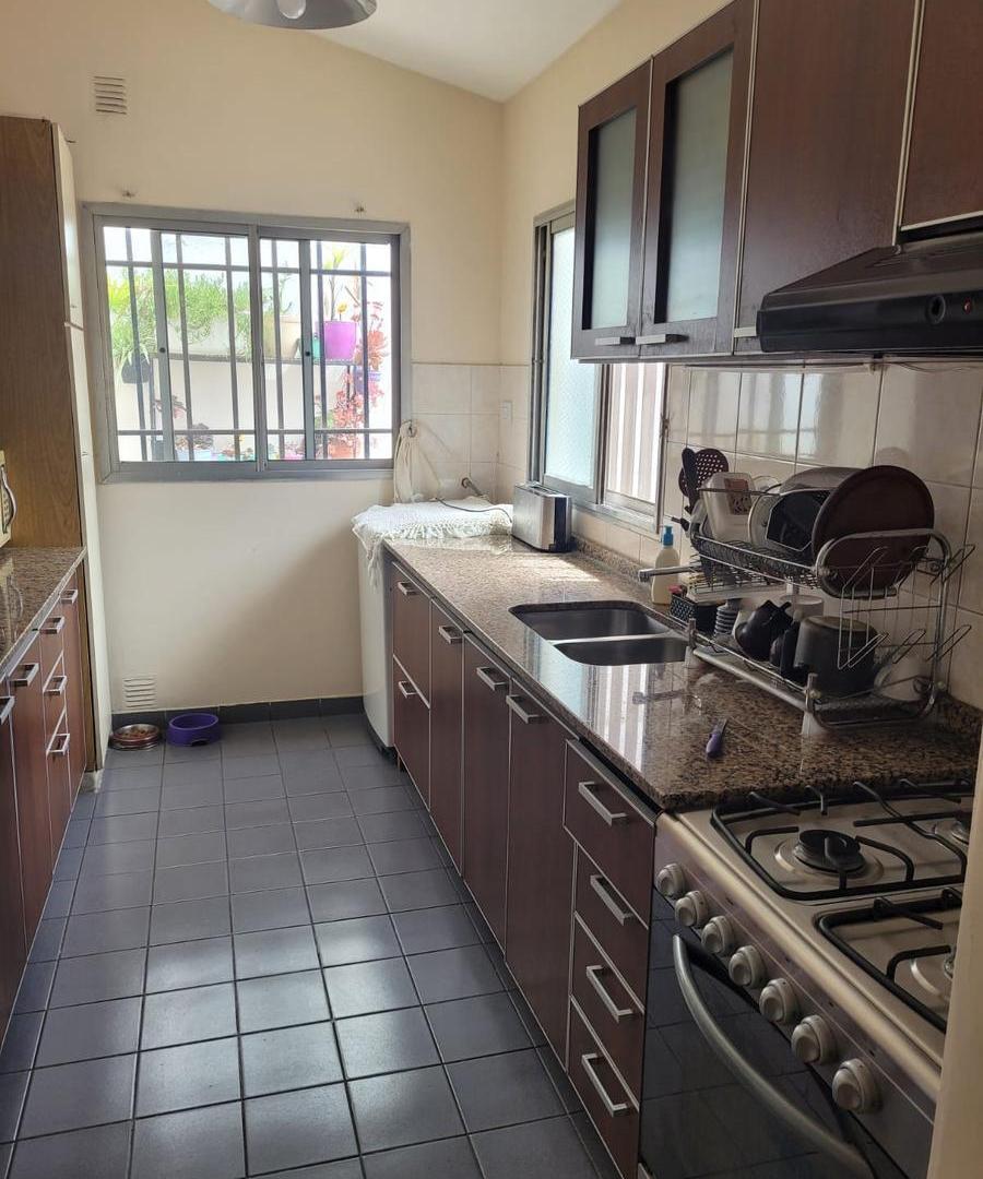 Foto de VENTA Casa 2 Dormitorios más comodín con cochera, Barrio General Las, imagen 1