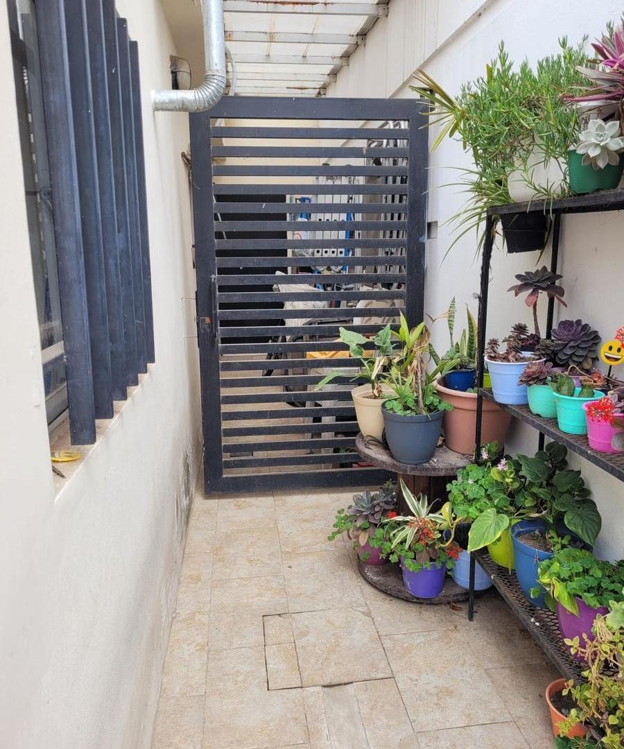 Foto de VENTA Casa 2 Dormitorios más comodín con cochera, Barrio General Las, imagen 4