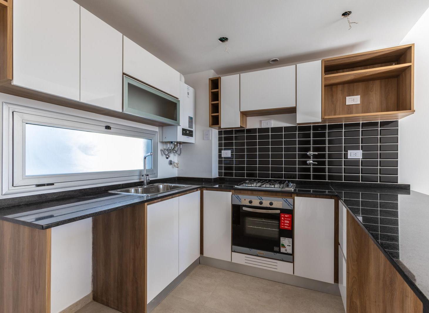 Foto de EN VENTA - DEPARTAMENTO 3 DORMITORIOS CON COCHERA Y TERRAZA, imagen 2