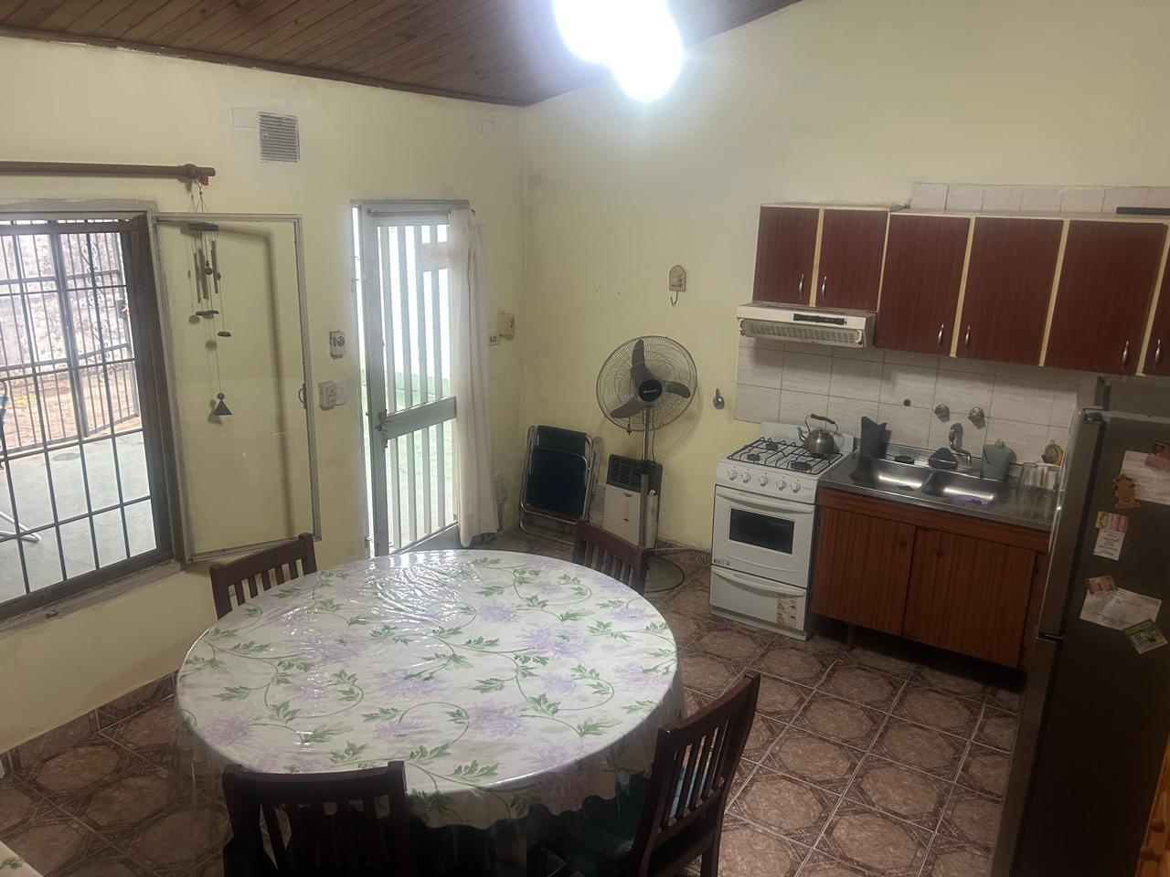 Foto de ALQUILER casa en Alberdi de dos dormitorios mas comodin, patio seco y, imagen 5
