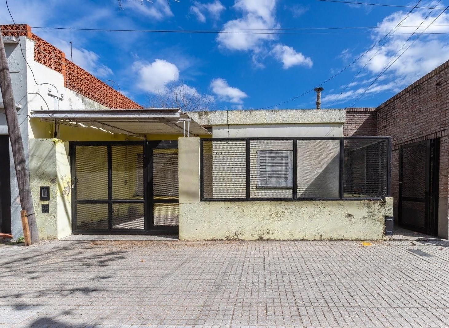 Foto de VENTA CASA CUATRO DORMITORIOS EN BARRIO INDUSTRIAL, imagen 3
