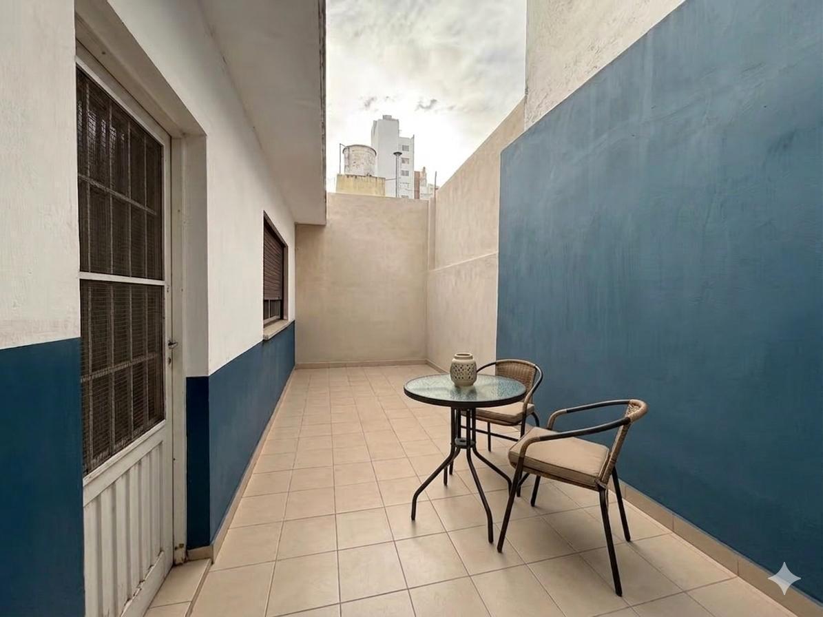 Foto de VENTA CASA DE PASILLO ÚNICO DOS DORMITORIOS Y PATIOS BARRIO NUESTRA, imagen 4