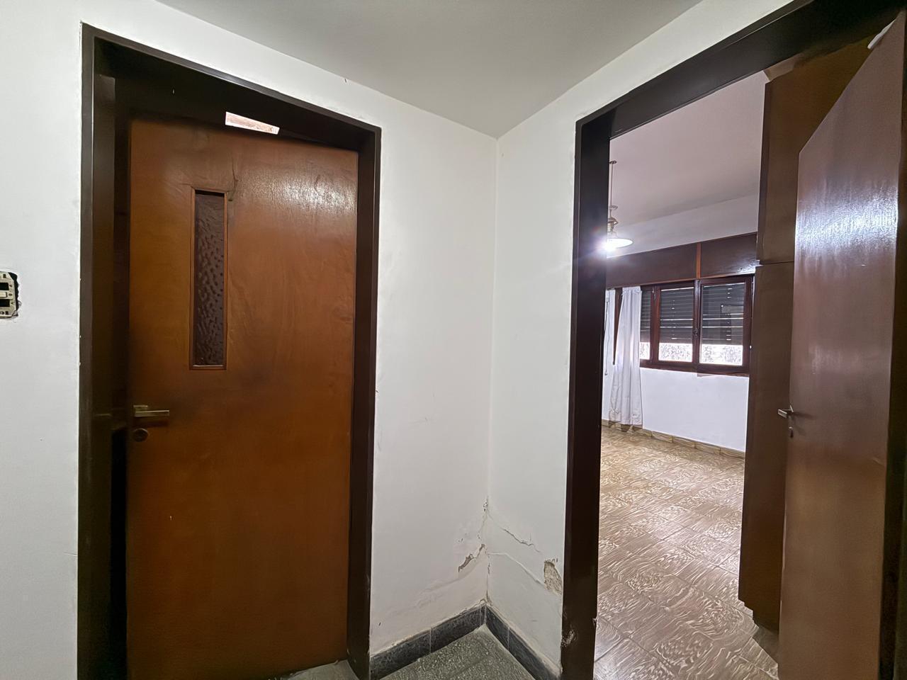 Foto de VENTA CASA DE PASILLO ÚNICO DOS DORMITORIOS Y PATIOS BARRIO NUESTRA, imagen 5