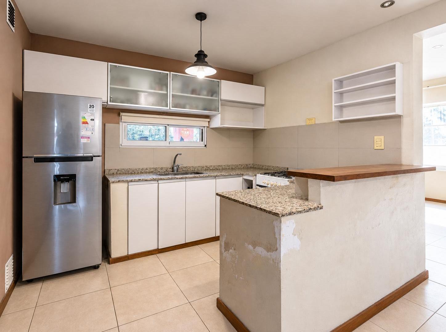 Foto de EN VENTA - CASA 4 DORMITORIOS CON PILETA Y PARRILLERO - COUNTRY CLUB, imagen 5