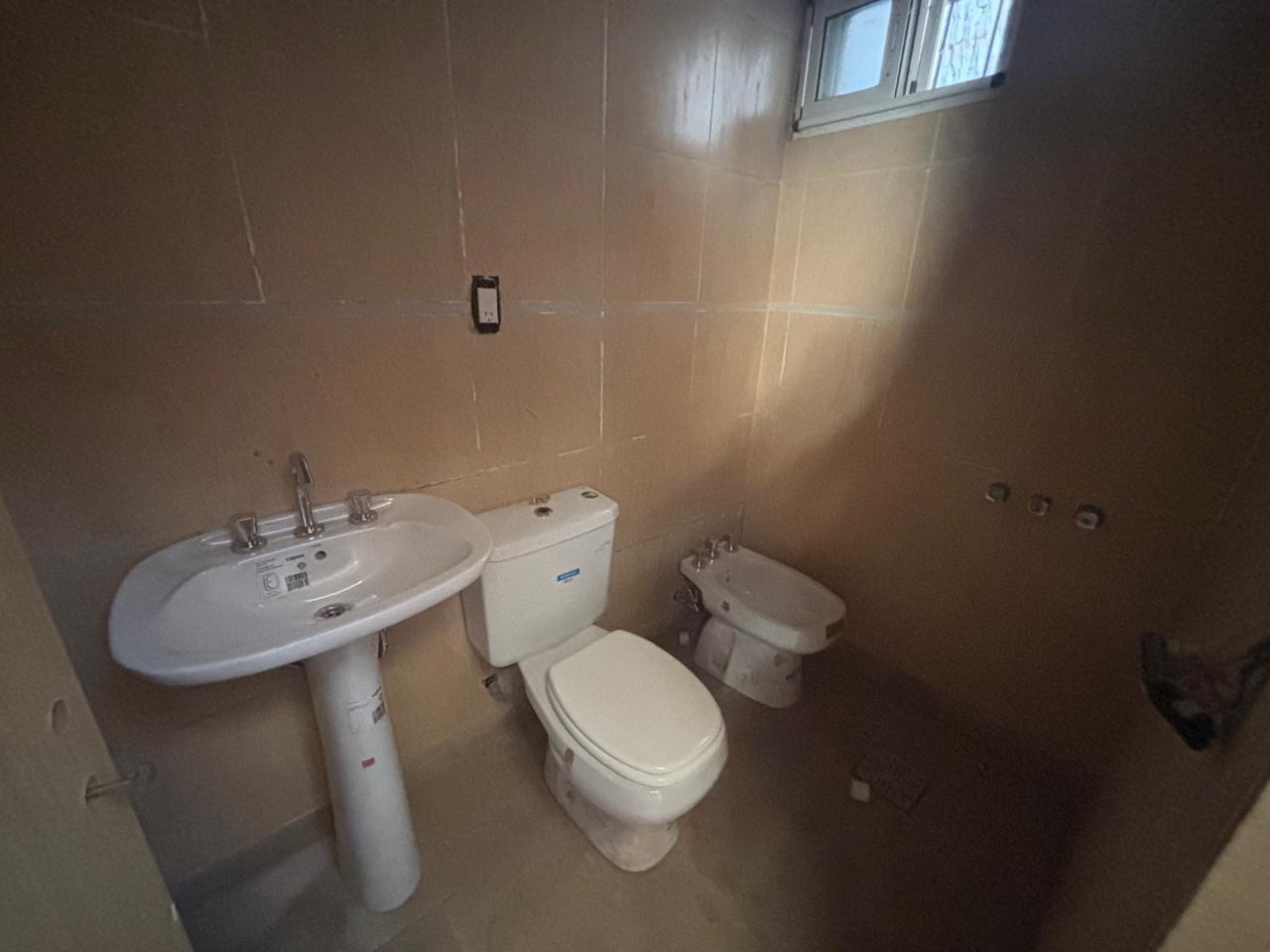Foto de EN VENTA CASA DE PASILLO DOS DORMITORIOS BARRIO LOURDES, imagen 5