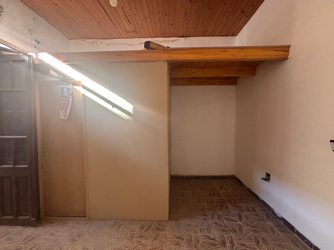 Foto de EN VENTA CASA DE PASILLO DOS DORMITORIOS BARRIO LOURDES, imagen 1