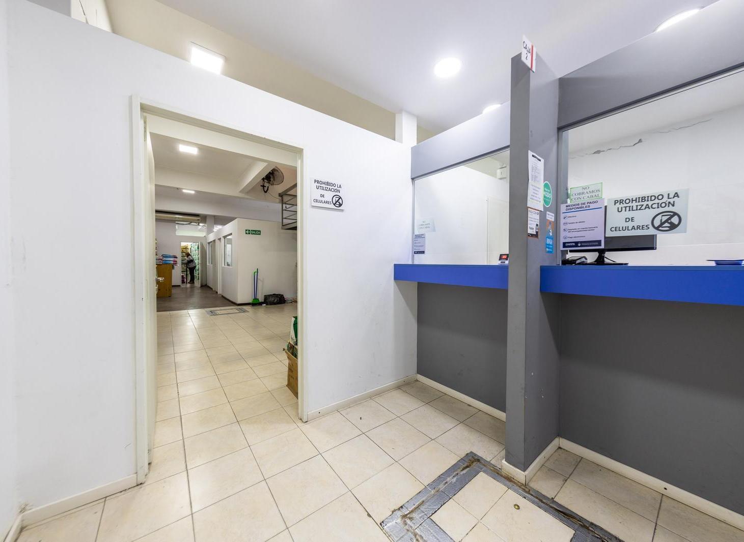 Foto de EN VENTA - LOCAL COMERCIAL AL FRENTE - BARRIO MICROCENTRO, imagen 4